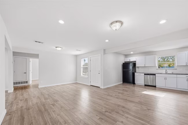 1032 Hoke Smith Dr Dallas, TX 75224 photo 4