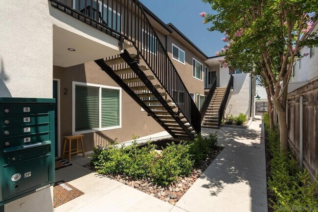 3204 Collier Ave San Diego, CA 92116 photo 2