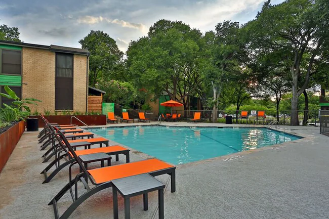Verde Apartments photo 2