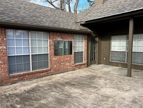 6550 Trammel Dr Dallas, TX 75214 photo 2