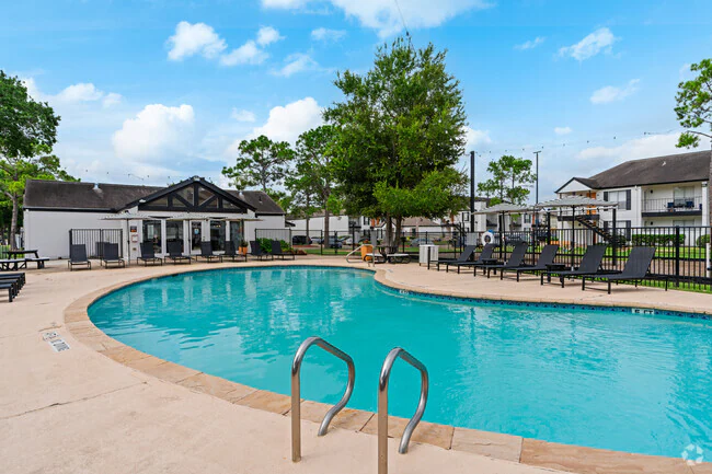 Mia LXMI Westchase East photo 5