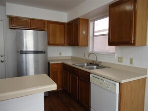 811 Crieff Cross Dr Pflugerville, TX 78660 photo 4