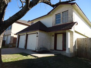 811 Crieff Cross Dr Pflugerville, TX 78660 photo 2