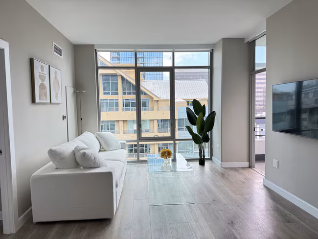 1470 State St San Diego, CA 92101 photo 2