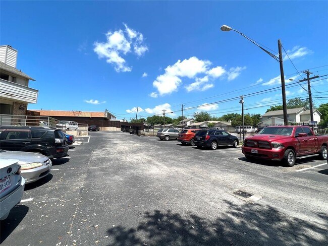 2500 Burleson Rd Austin, TX 78741 photo 2