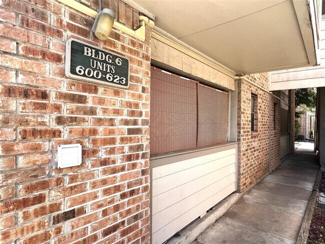 2500 Burleson Rd Austin, TX 78741 photo 3