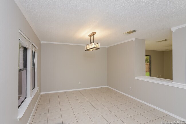 2304 Paddle Creek San Antonio, TX 78245 photo 5