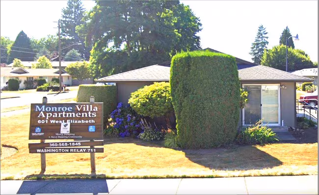 601 W Elizabeth St Monroe, WA 98272 photo 4
