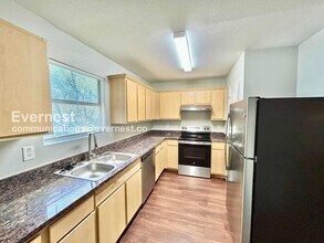 320 Ezekial Avenue, Dallas, TX 75217 photo 3