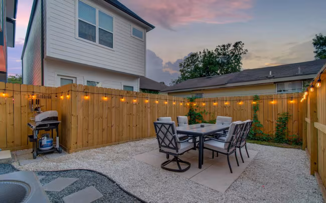 2105 Sam Wilson St photo 3
