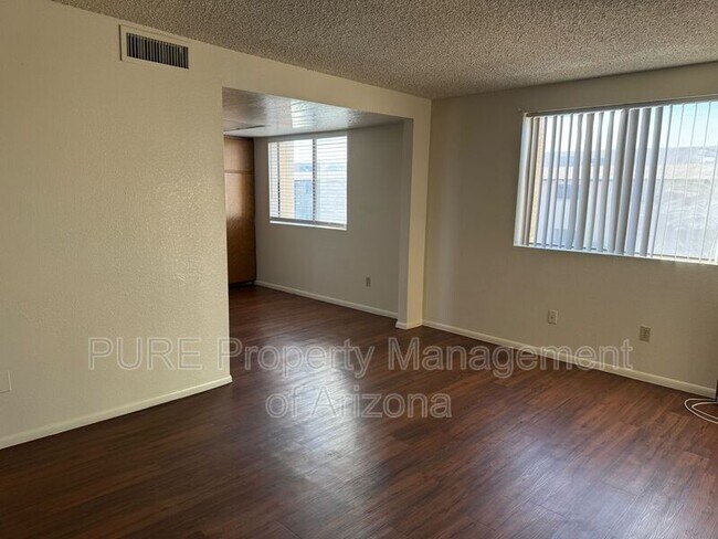 231 E 2nd Ave Mesa, AZ 85210 photo 4