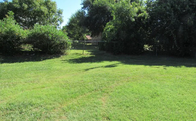 207 E Hogan Dr Copperas Cove, TX 76522 photo 5