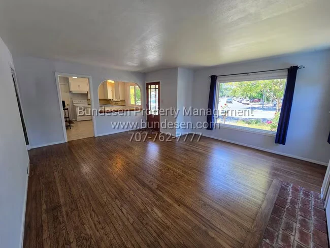 3200 Spring Creek Dr Santa Rosa, CA 95405 photo 2