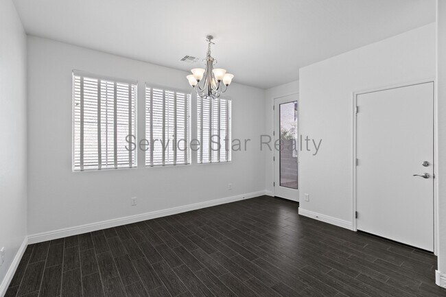 2525 N Riley Rd photo 5