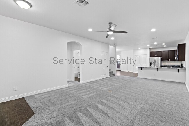2525 N Riley Rd photo 2