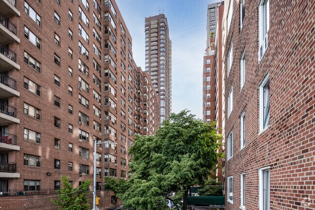 52 E East End Ave New York, NY 10028 photo 4