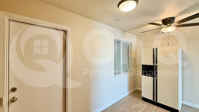 3835 W Holly St Phoenix, AZ 85009 photo 4