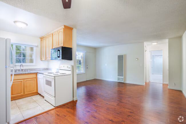Sunset Gardens Apartments photo 3