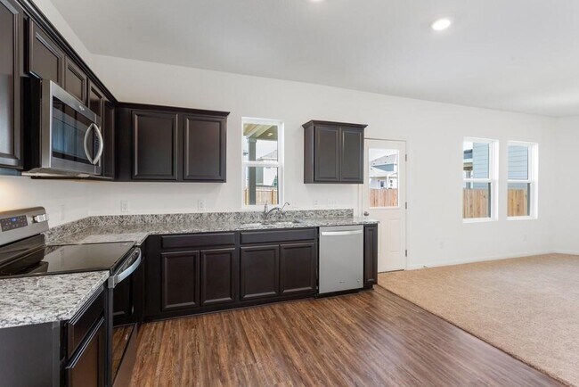 19308 Cloudy Bay Dr Pflugerville, TX 78660 photo 4