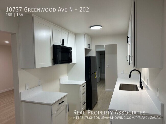 10737 Greenwood Ave N Seattle, WA 98133 photo 3