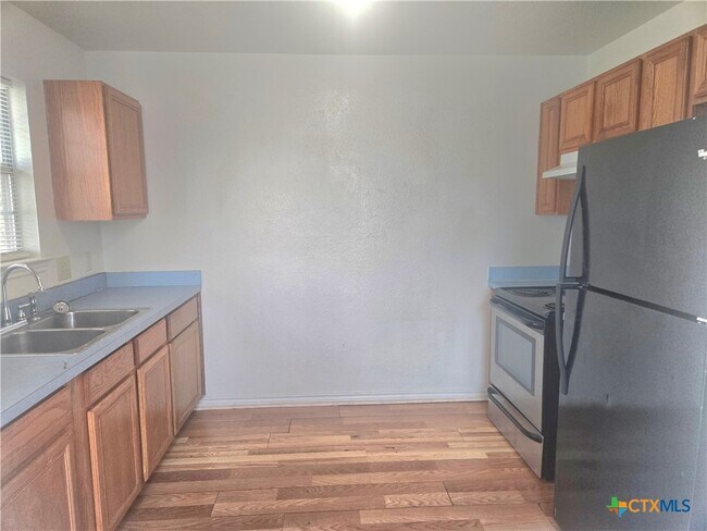 819 S 16th St Temple, TX 76501 photo 2