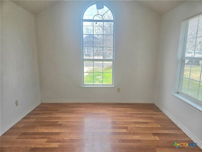 819 S 16th St Temple, TX 76501 photo 3
