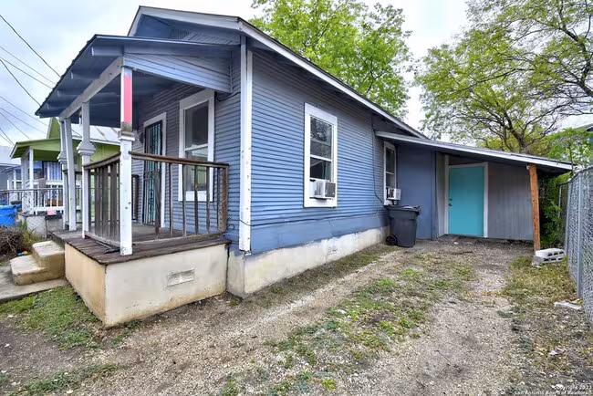 1111 Guadalupe St San Antonio, TX 78207 photo 2