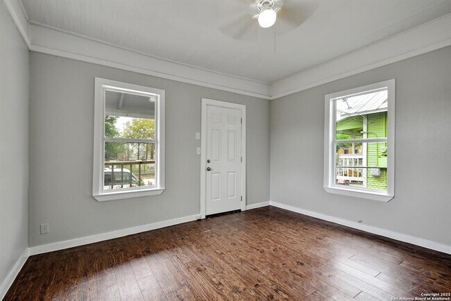 1111 Guadalupe St San Antonio, TX 78207 photo 3