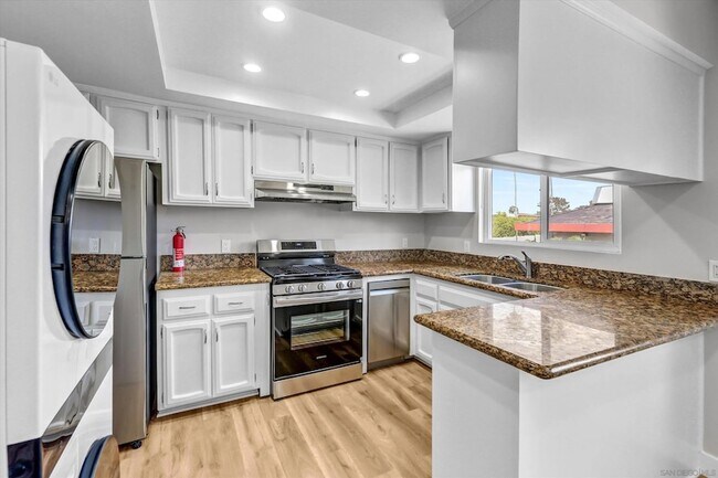 520 Pearl St San Diego, CA 92037 photo 2