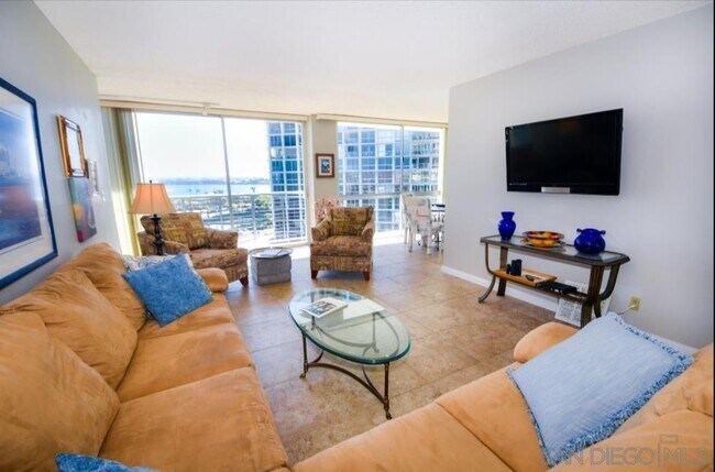 1720 Avenida Del Mundo Coronado, CA 92118 photo 3