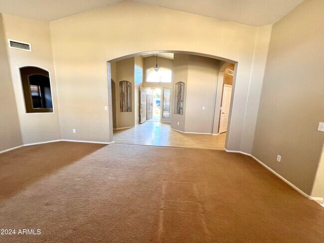 11210 E Pronghorn Ave Mesa, AZ 85212 photo 2