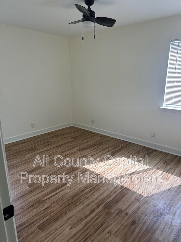3413 Willowrun Dr Austin, TX 78704 photo 4