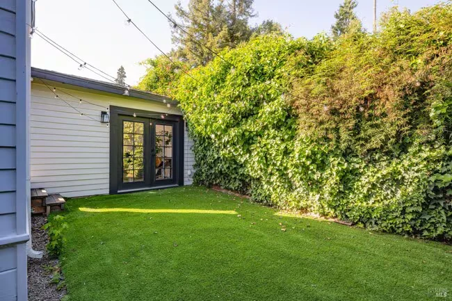 2542 Wilbur St Oakland, CA 94602 photo 3
