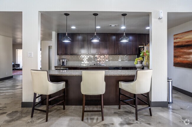 Centreport Landing Apartments photo 5