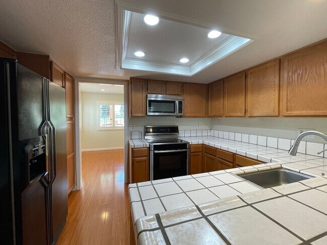 1547 Fairway Green Circle, San Jose, CA 95131 photo 4