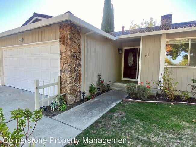 819 Poplar Ave Sunnyvale, CA 94086 photo 2