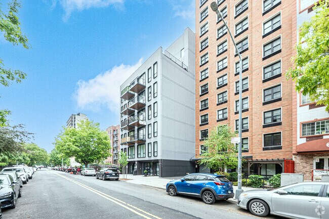323 Lenox Rd Brooklyn, NY 11226 photo 4