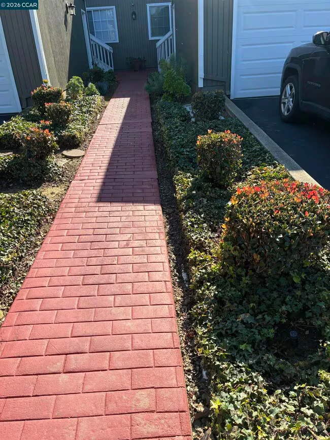 565 Lori Dr Benicia, CA 94510 photo 2