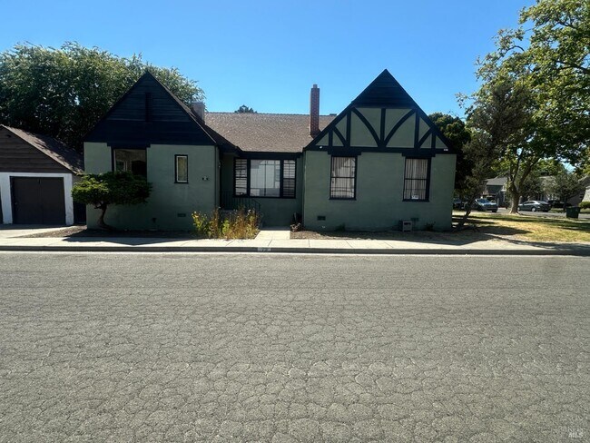75 Ventura St Vallejo, CA 94590 photo 3