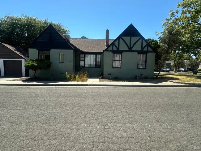 75 Ventura St Vallejo, CA 94590 photo 3
