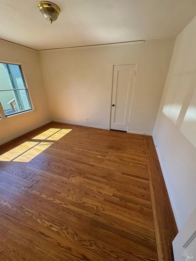 75 Ventura St Vallejo, CA 94590 photo 2