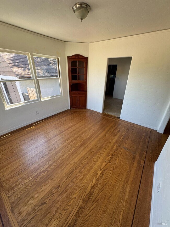 75 Ventura St Vallejo, CA 94590 photo 5