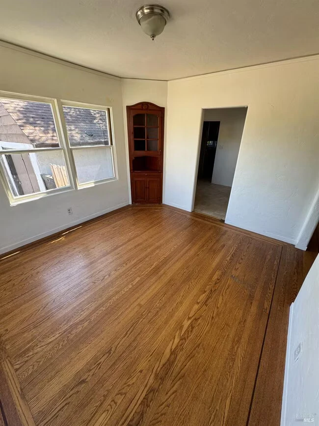 75 Ventura St Vallejo, CA 94590 photo 5