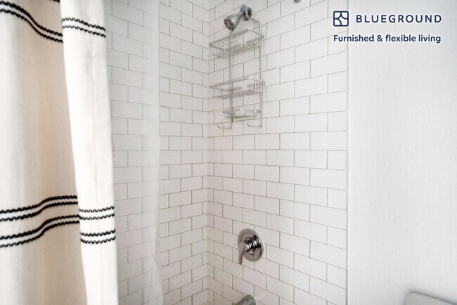 2850 Middlefield Rd Palo Alto, CA 94306 photo 5