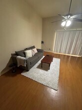 1908 San Antonio St Austin, TX 78705 photo 2