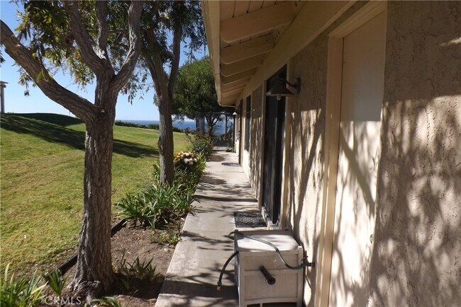 130 Avenida Adobe San Clemente, CA 92672 photo 2