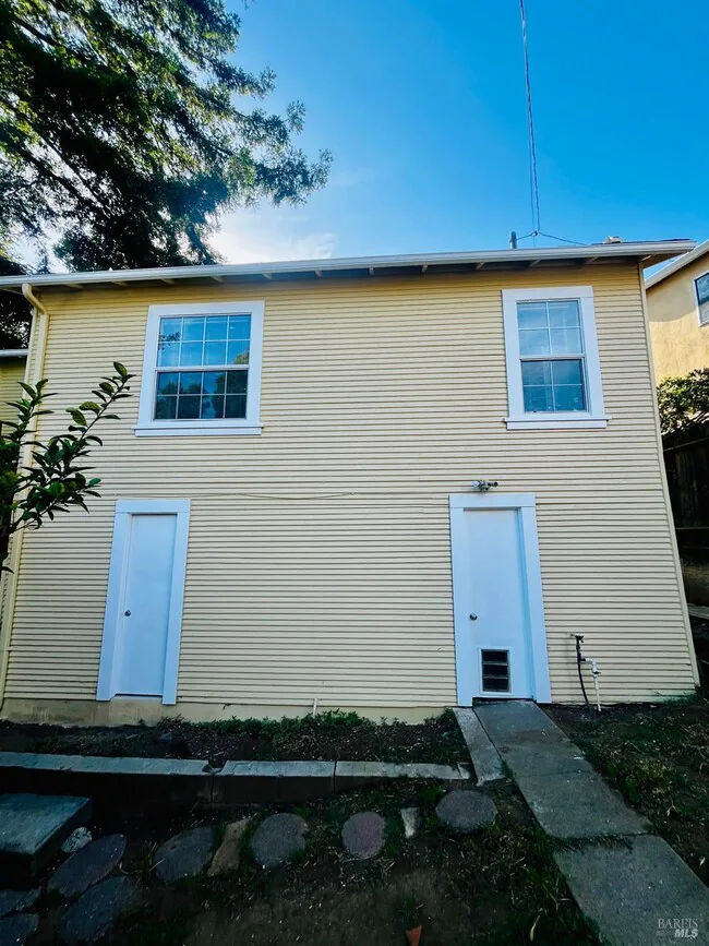 11 B St Vallejo, CA 94590 photo 3