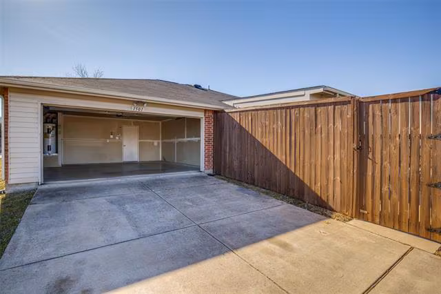 1501 Big Lake Mesquite, TX 75181 photo 3