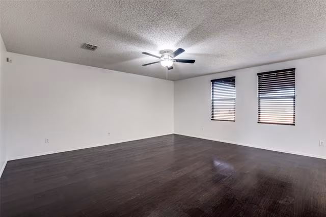 1501 Big Lake Mesquite, TX 75181 photo 4