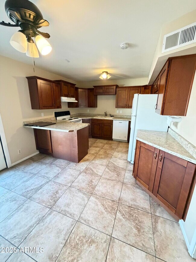 114 S Lesueur Mesa, AZ 85204 photo 4